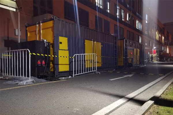 乐昌柴油发电机组的输出电压是如何调节的？